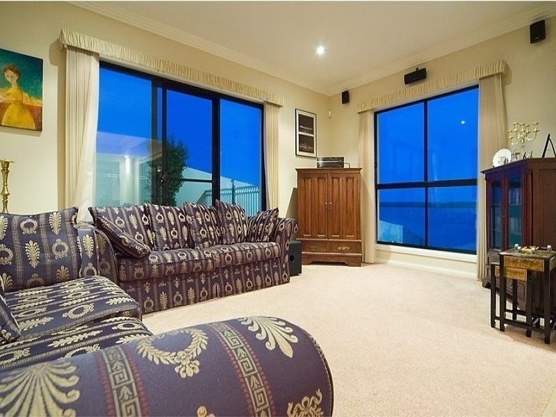 63 The Peninsula, Paradise Point QLD 4216