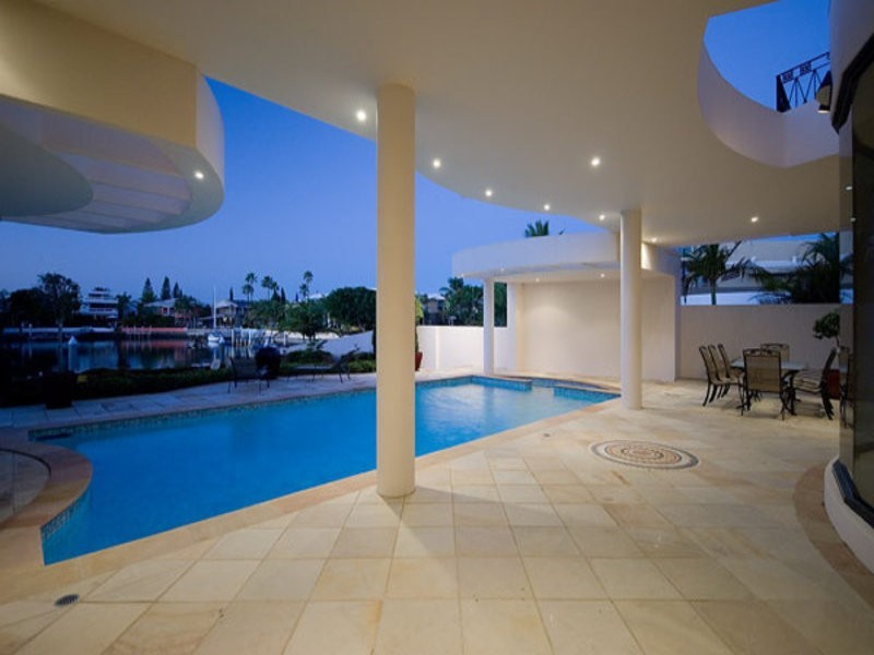 35 Brittanic Crescent, Paradise Point QLD 4216