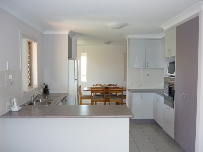 7 Gwen Cr, Urraween QLD 4655