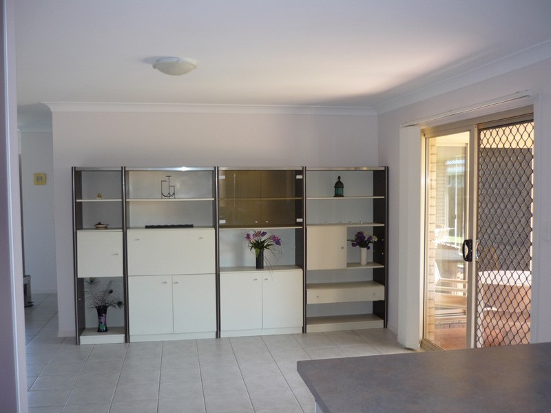 7 Gwen Cr, Urraween QLD 4655