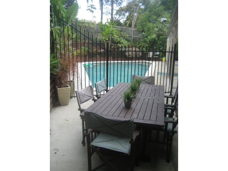 11 Castlewood Cl, Kenmore Hills QLD 4069