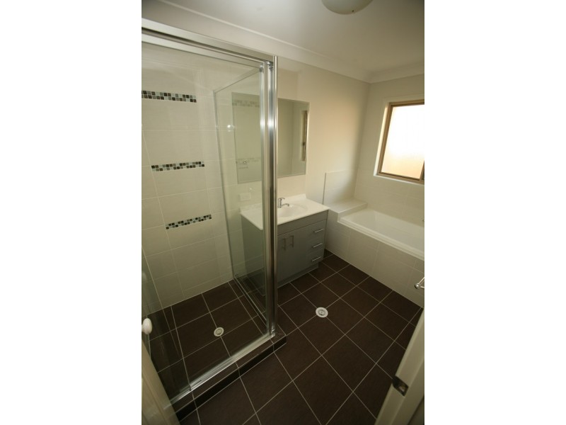 4 Susan Street, Camira QLD 4300