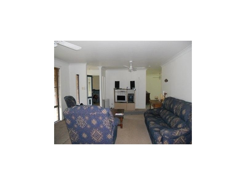 13 Tallawong Close, Beerwah QLD 4519