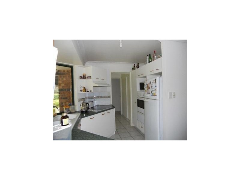 13 Tallawong Close, Beerwah QLD 4519