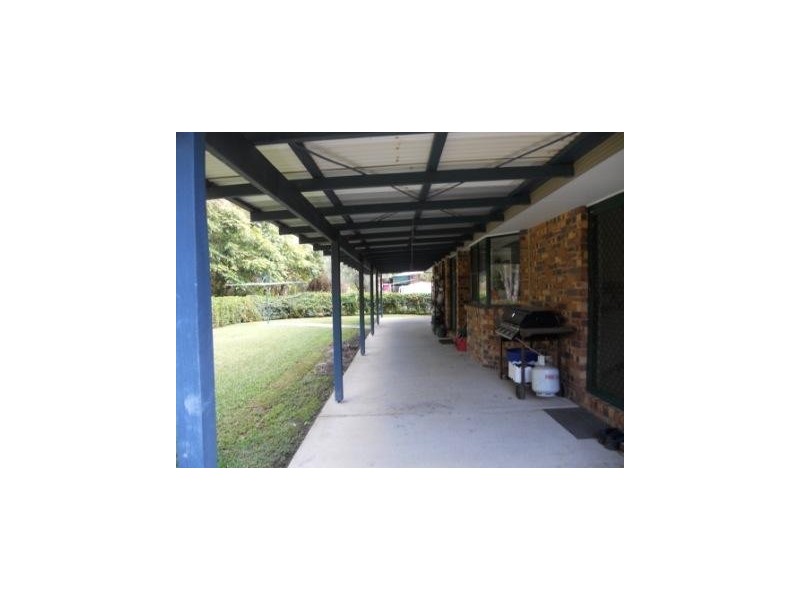 13 Tallawong Close, Beerwah QLD 4519
