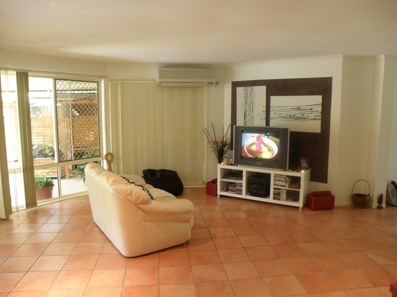70 Gardenia Drive, Bonogin QLD 4213