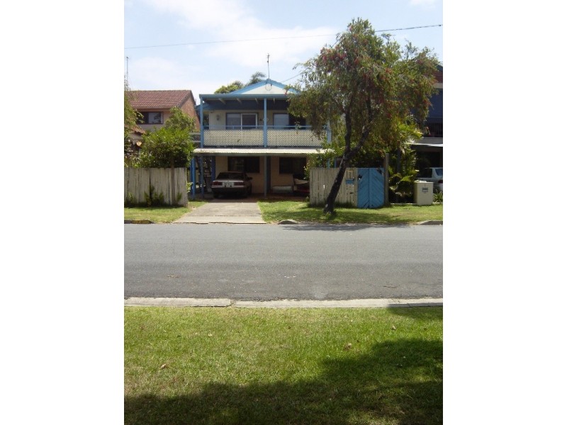 74 Worendo Street, Southport QLD 4215
