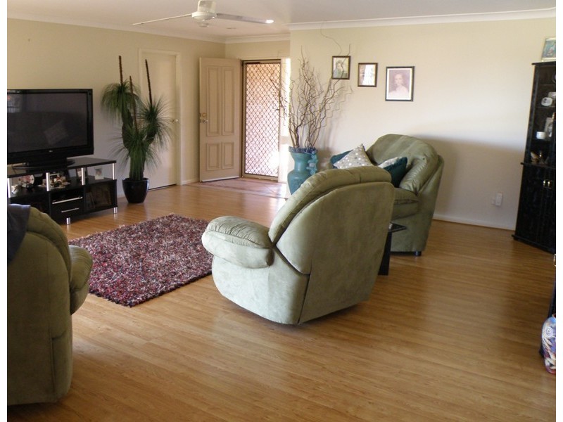 1 Midway Terrace, Pacific Pines QLD 4211