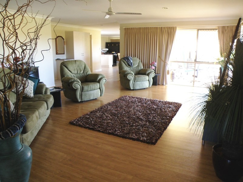 1 Midway Terrace, Pacific Pines QLD 4211