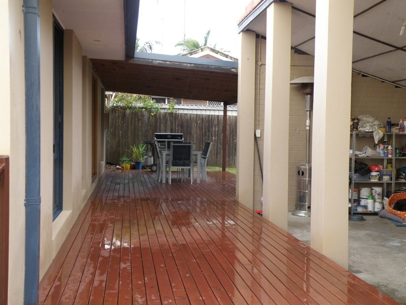 1 Splice Street, Mermaid Waters QLD 4218