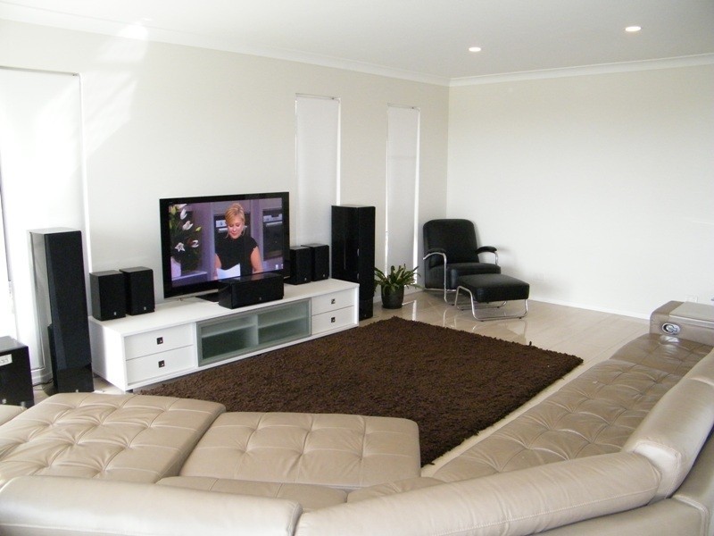 4 Wunburra Circle, Pacific Pines QLD 4211