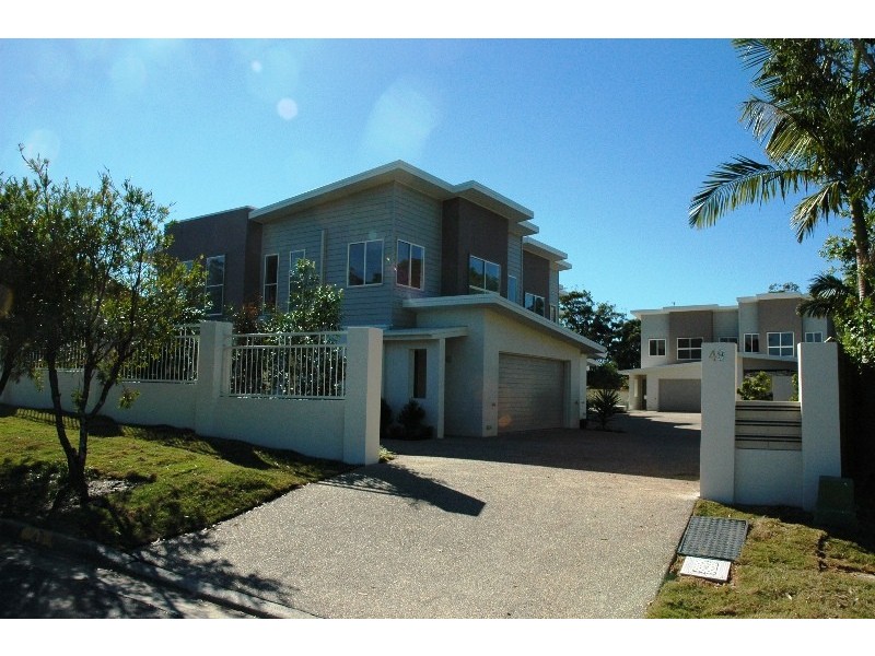 1/49 Usher Avenue, Labrador QLD 4215