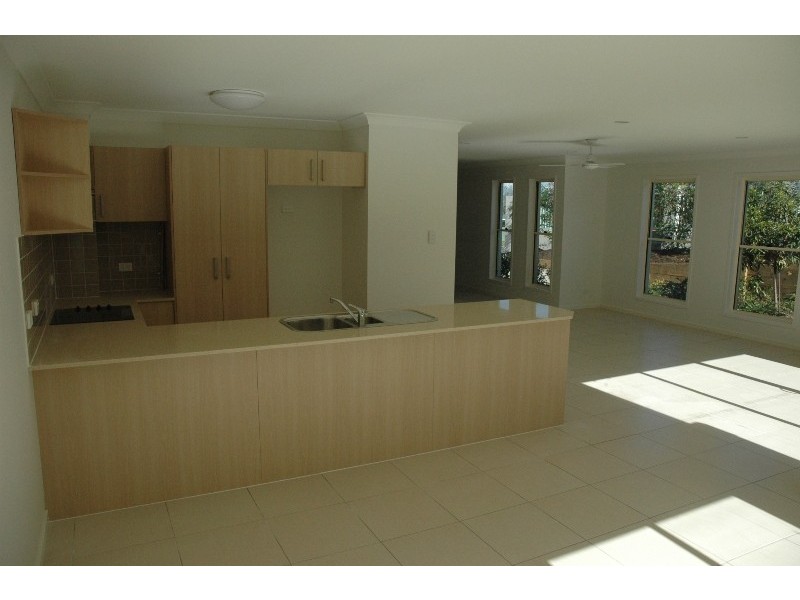 1/49 Usher Avenue, Labrador QLD 4215