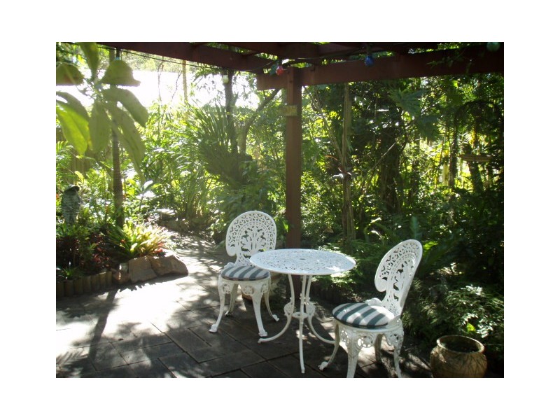 18/415-417 Boat Harbour Drive, Torquay QLD 4655
