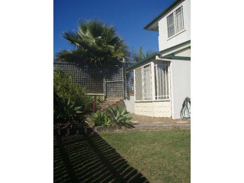76 Murphy St, Point Vernon QLD 4655