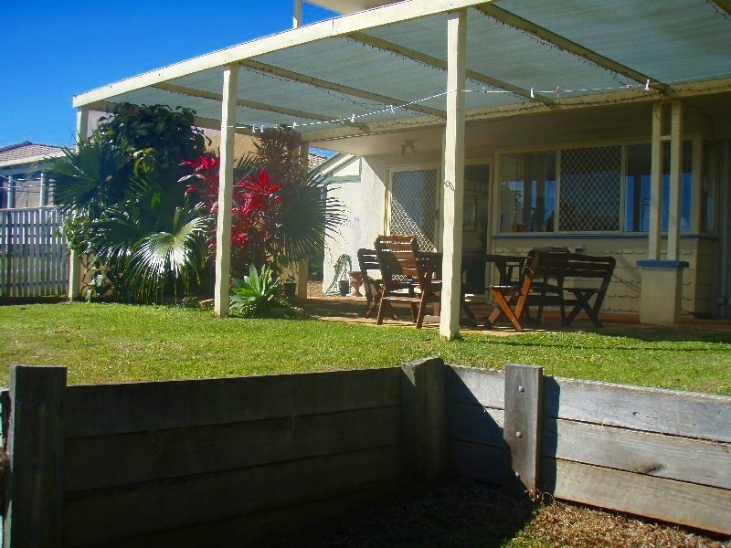 76 Murphy St, Point Vernon QLD 4655