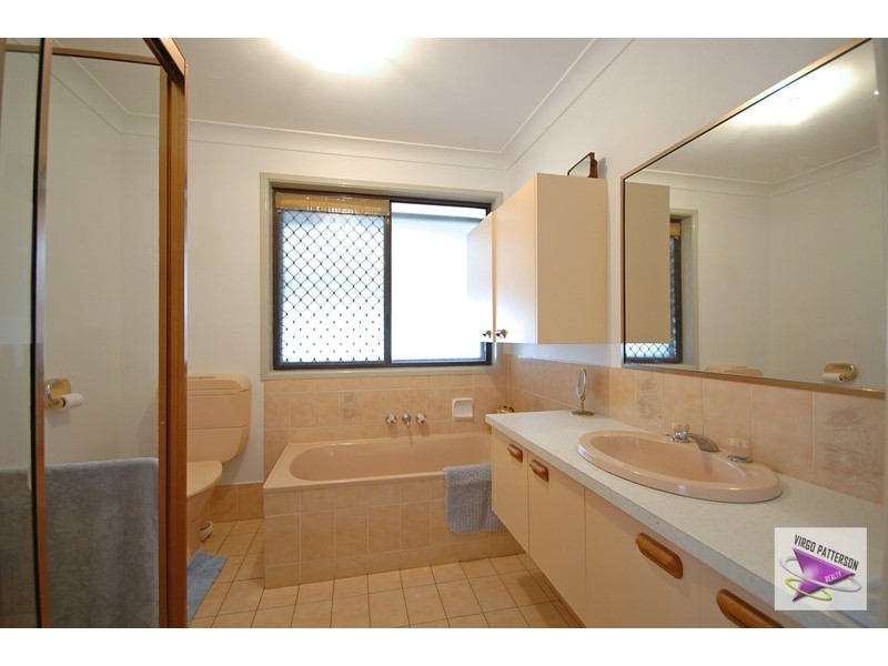 4 Maldon Court, Helensvale QLD 4212