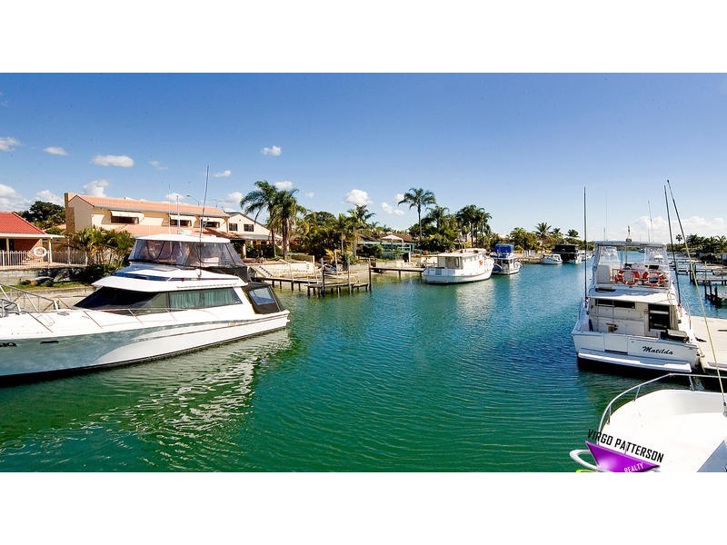 2 Bass Place, Paradise Point QLD 4216