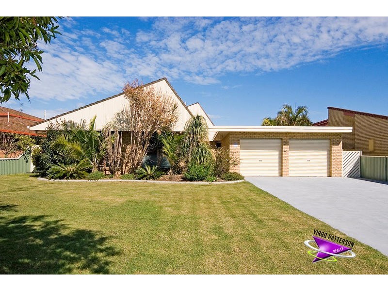 2 Bass Place, Paradise Point QLD 4216