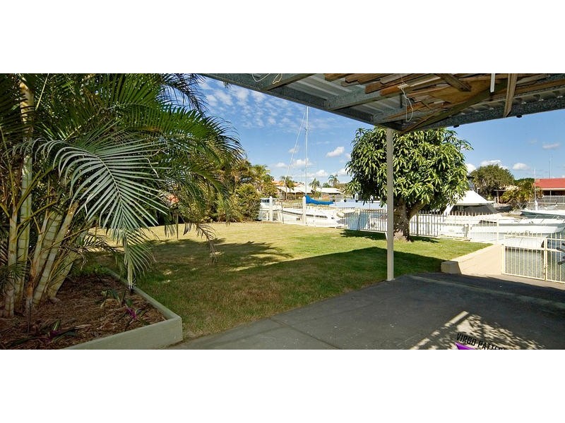 2 Bass Place, Paradise Point QLD 4216