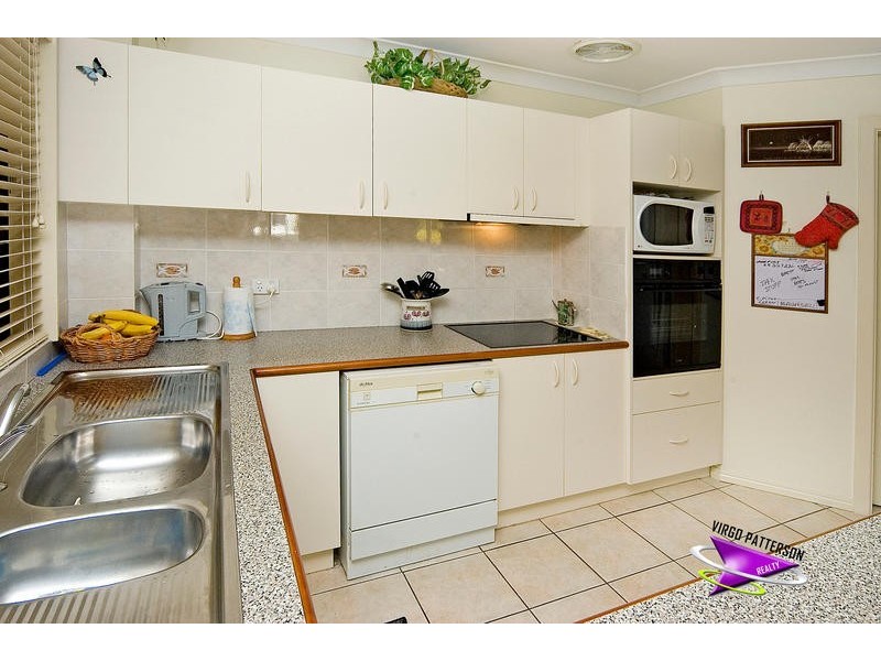 2 Bass Place, Paradise Point QLD 4216