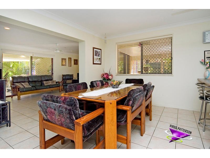 2 Bass Place, Paradise Point QLD 4216