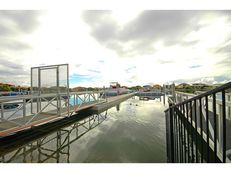 559 Oyster Cove Promenade, Helensvale QLD 4212