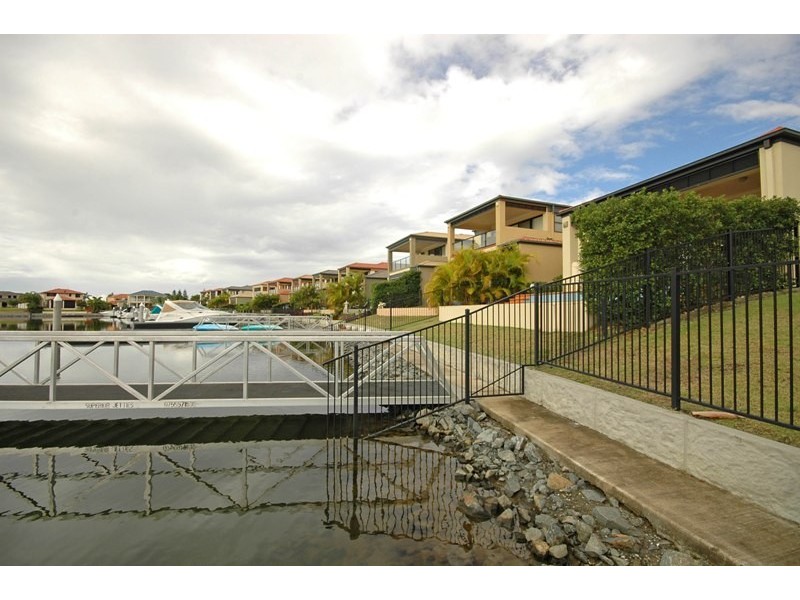 559 Oyster Cove Promenade, Helensvale QLD 4212