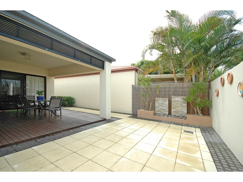 559 Oyster Cove Promenade, Helensvale QLD 4212
