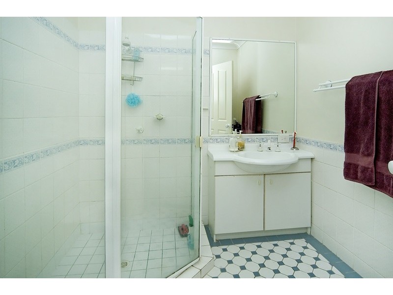 2/18 Doyalson Rd, Helensvale QLD 4212