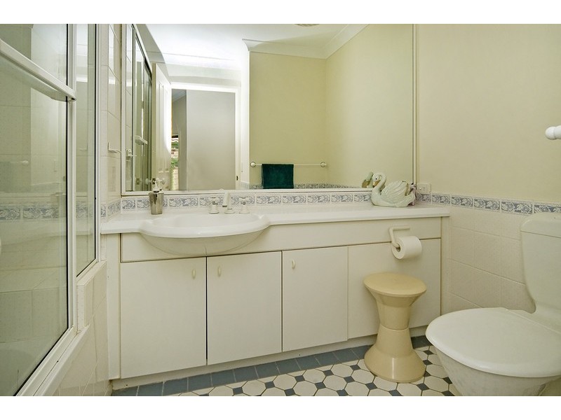 2/18 Doyalson Rd, Helensvale QLD 4212