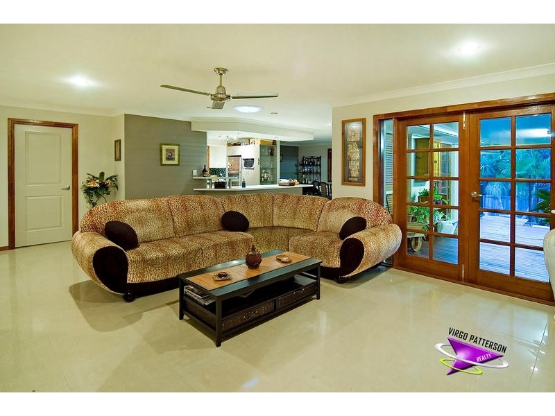 24 Cootharaba Drive, Helensvale QLD 4212
