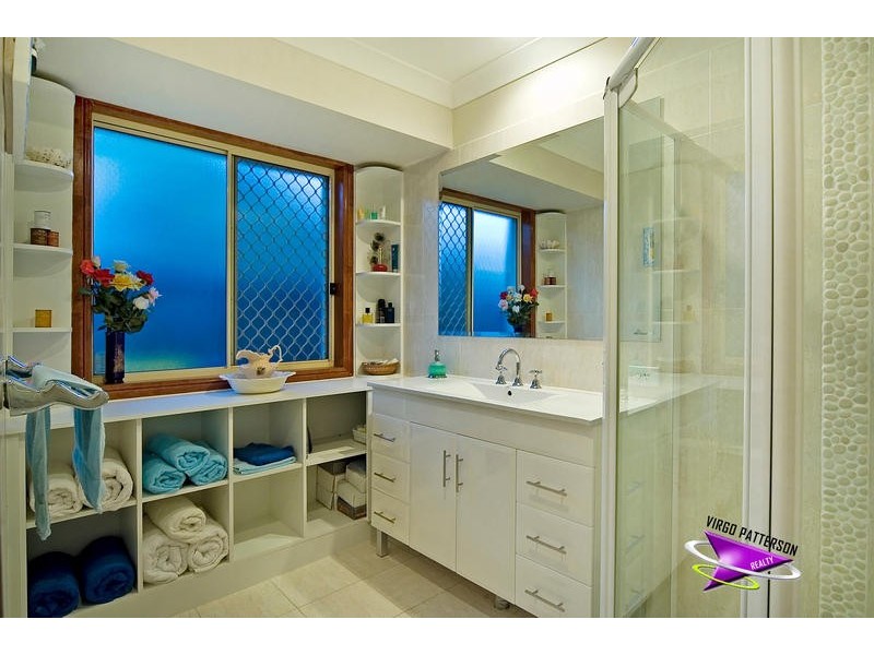24 Cootharaba Drive, Helensvale QLD 4212