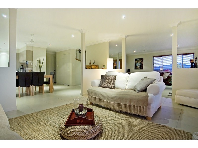 42 Angourie Crescent, Pacific Pines QLD 4211