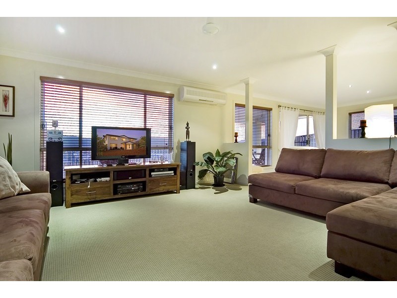 42 Angourie Crescent, Pacific Pines QLD 4211
