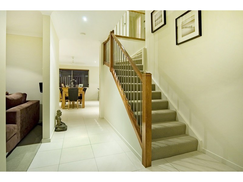 42 Angourie Crescent, Pacific Pines QLD 4211