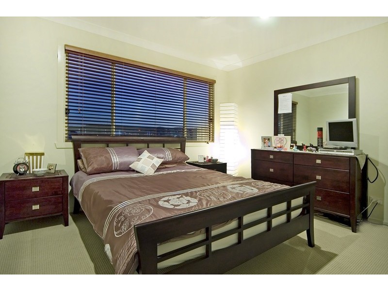 42 Angourie Crescent, Pacific Pines QLD 4211