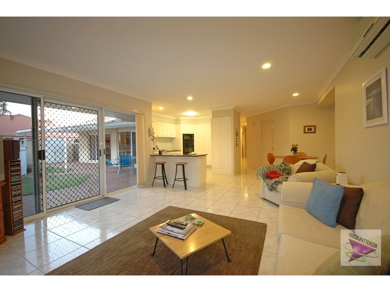 6 Audrey Avenue, Helensvale QLD 4212