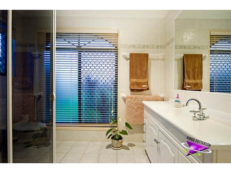 12 Audrey Avenue, Helensvale QLD 4212