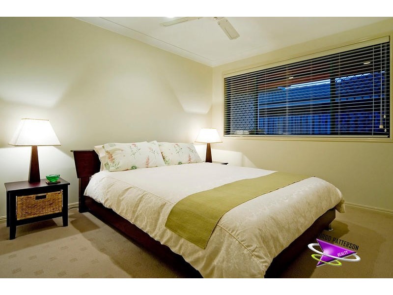 12 Audrey Avenue, Helensvale QLD 4212