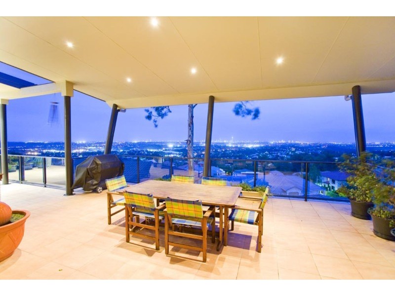 8 Galleria Court, Highland Park QLD 4211