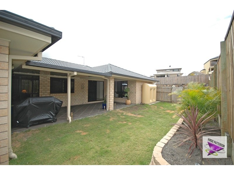 24 Wellers St, Pacific Pines QLD 4211