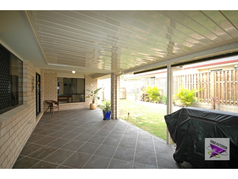 24 Wellers St, Pacific Pines QLD 4211