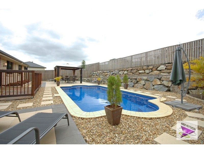 24 Wellers St, Pacific Pines QLD 4211