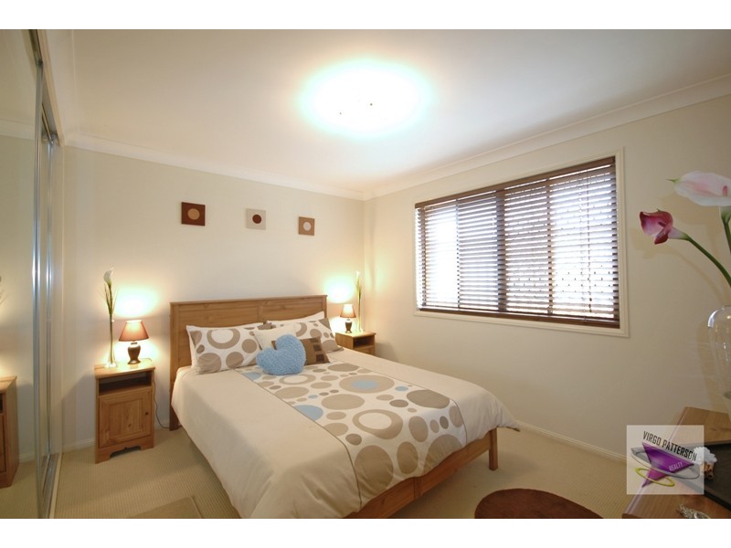24 Wellers St, Pacific Pines QLD 4211