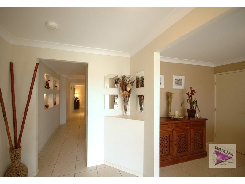 24 Wellers St, Pacific Pines QLD 4211