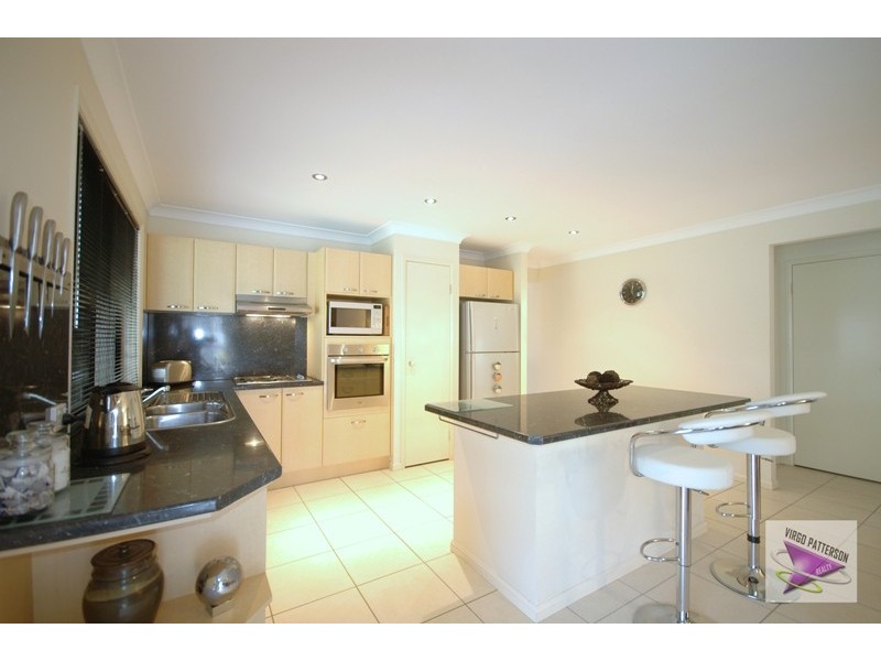 24 Wellers St, Pacific Pines QLD 4211