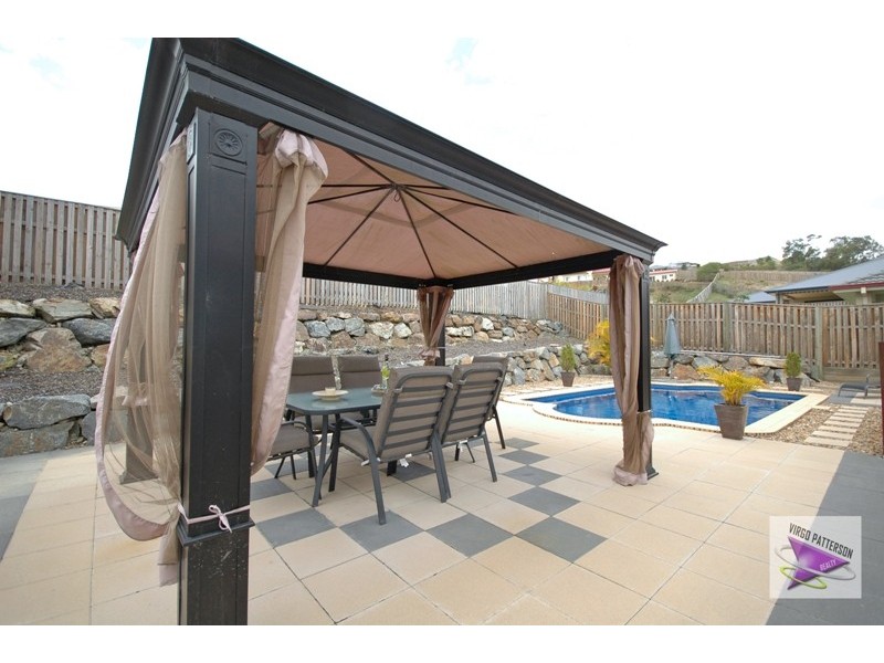 24 Wellers St, Pacific Pines QLD 4211