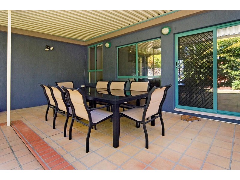 9 Herington Close, Arundel QLD 4214