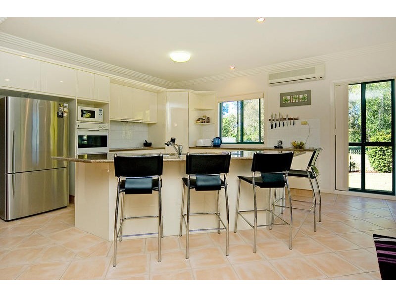 9 Herington Close, Arundel QLD 4214